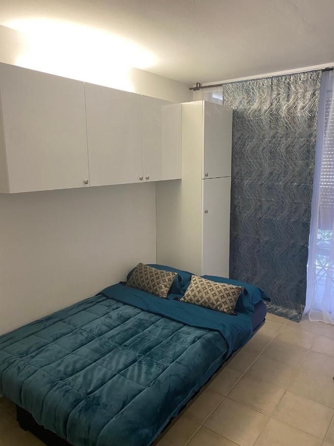 Joli Studio Neuf Av Terrasse A 50 M De La Mer Et Gare Roquebrune-Cap-Martin Kültér fotó
