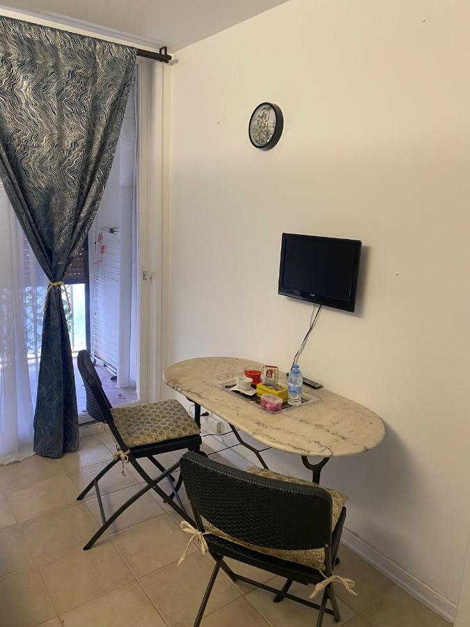 Joli Studio Neuf Av Terrasse A 50 M De La Mer Et Gare Roquebrune-Cap-Martin Kültér fotó