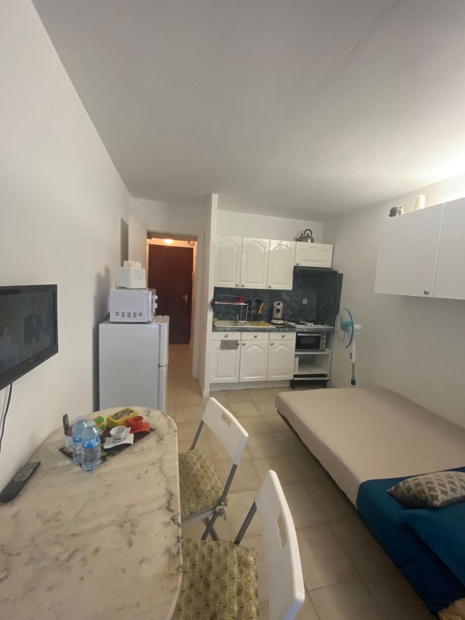 Joli Studio Neuf Av Terrasse A 50 M De La Mer Et Gare Roquebrune-Cap-Martin Kültér fotó