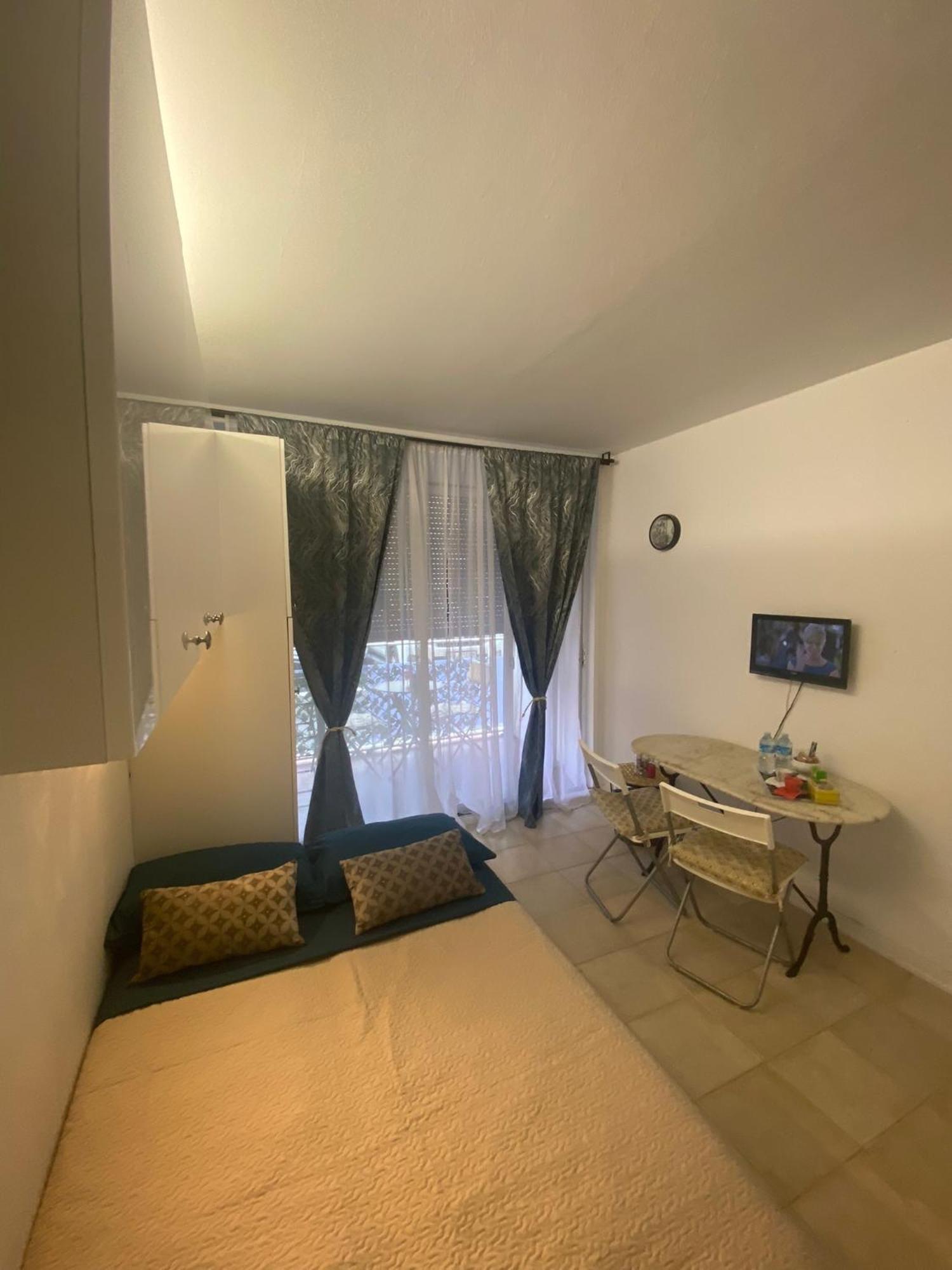 Joli Studio Neuf Av Terrasse A 50 M De La Mer Et Gare Roquebrune-Cap-Martin Kültér fotó